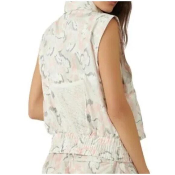 NWT Free People Movement Off The Grid Printed Vest Ivory Size S & M  395 - Picture 3 of 4